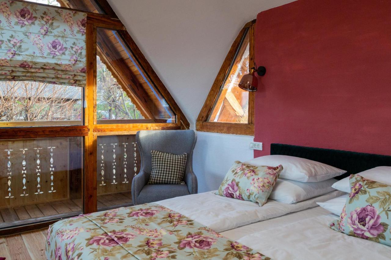 Casele Cu Stuf B&B Haus Ulrike Sălicea Exterior foto