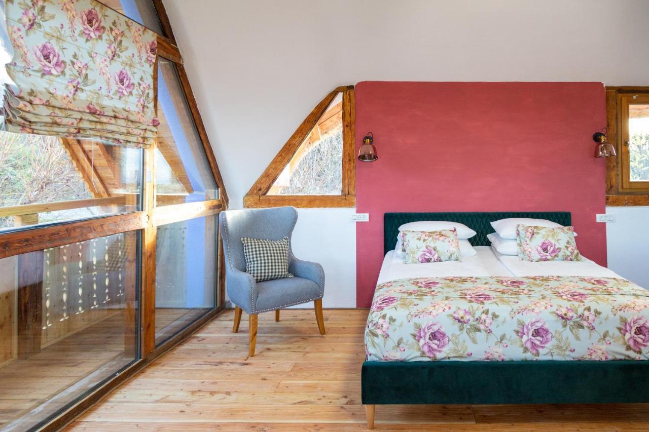 Casele Cu Stuf B&B Haus Ulrike Sălicea Exterior foto